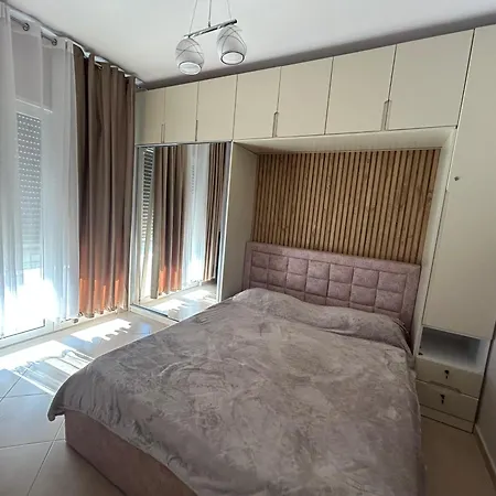 Ajslin's Apartment Golem (Tirana)
